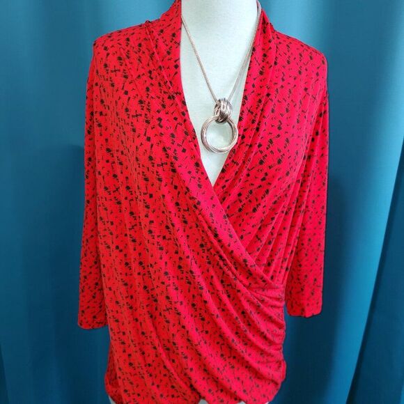 Vince Camuto Red & Black Wrap front Stretchy Blouse 1X - Picture 2 of 6